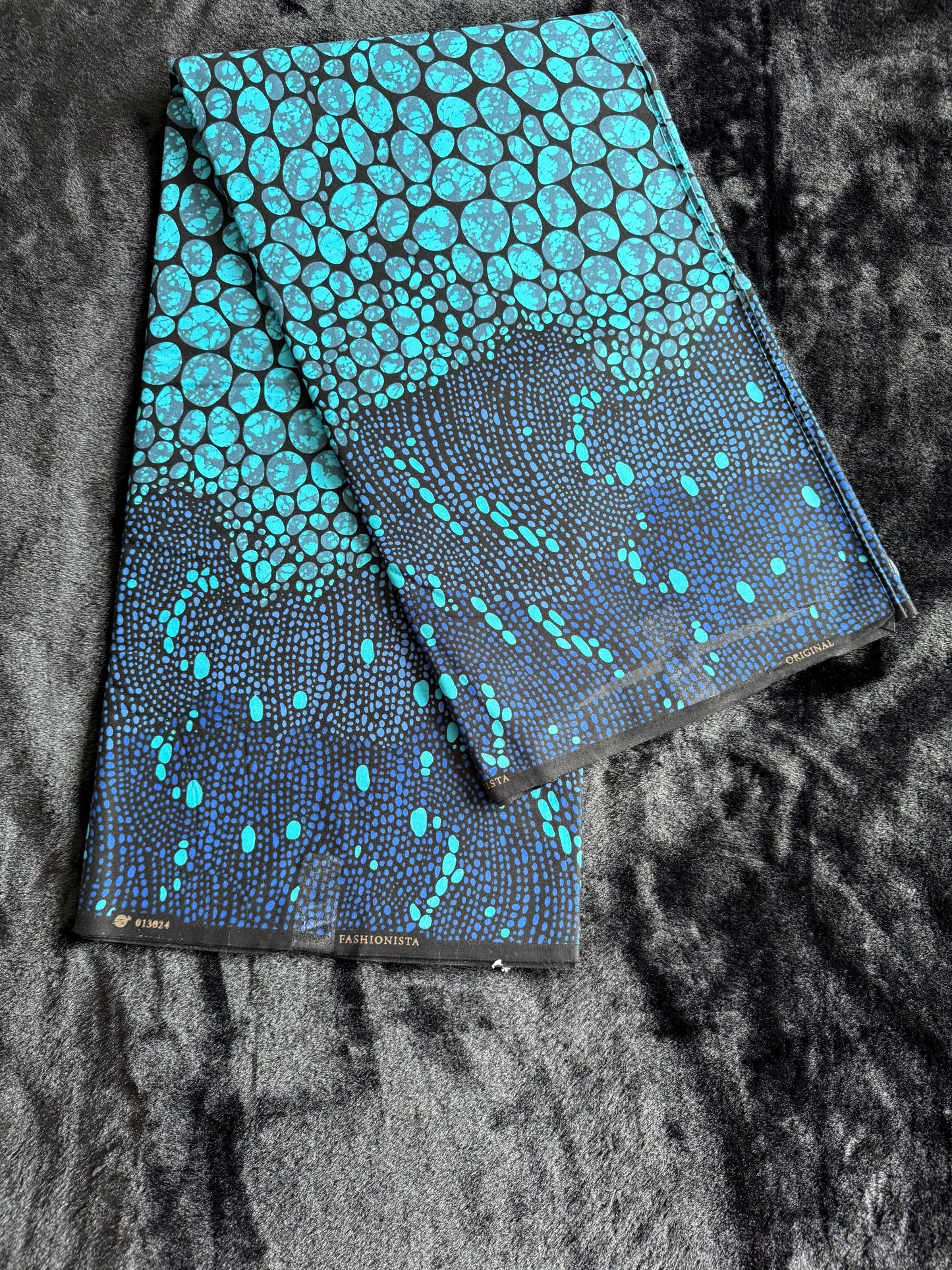 Rale - African Ankara Kitenge Cotton Dressmaking Crafter Fabric Sold by the Yard Multicolored Blue/Light Blue Circle Swirl Patterned Fabric