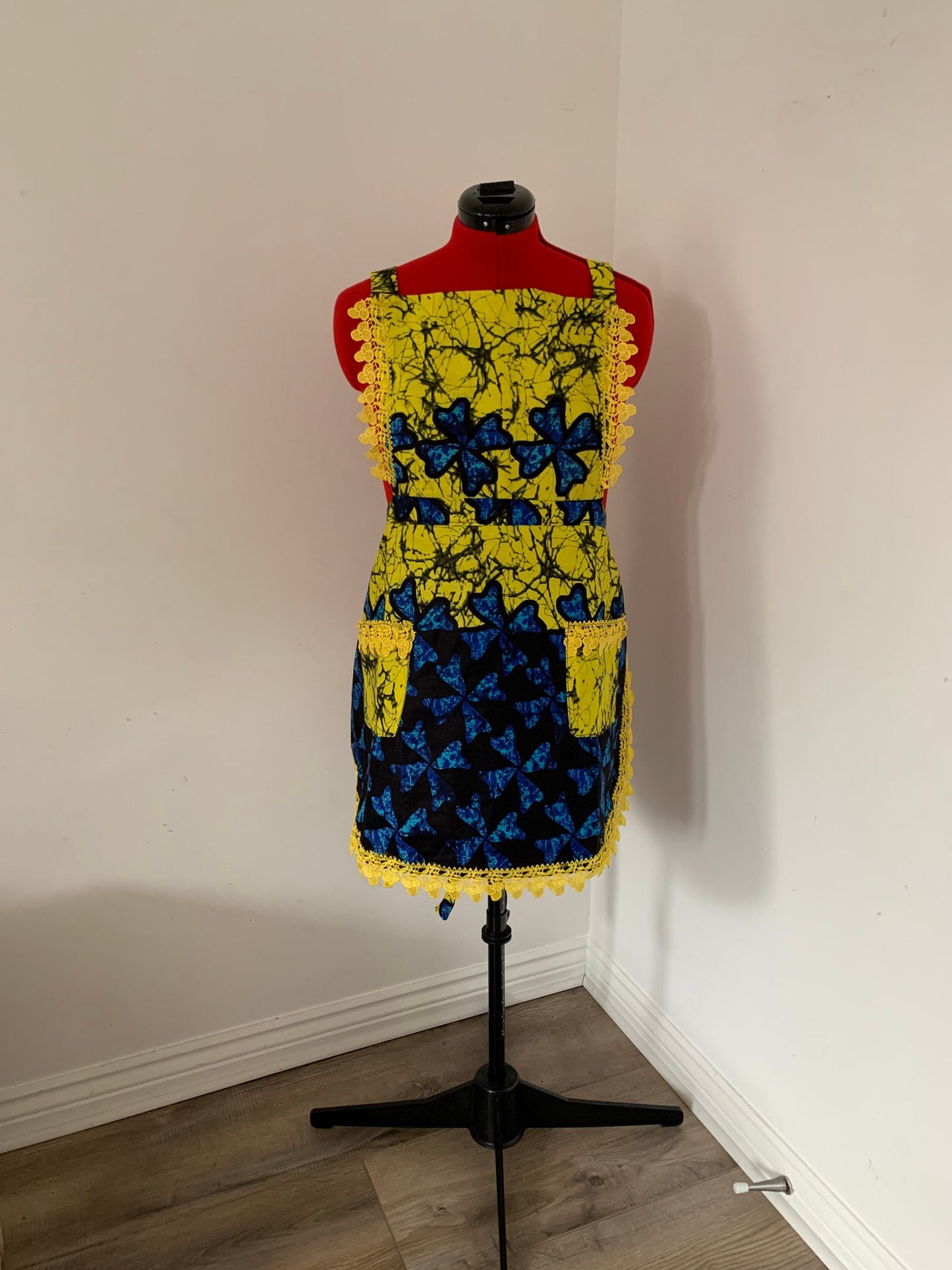 Arewa - African Print Ankara Kitenge Apron for Mom, Gift for her African Clothing