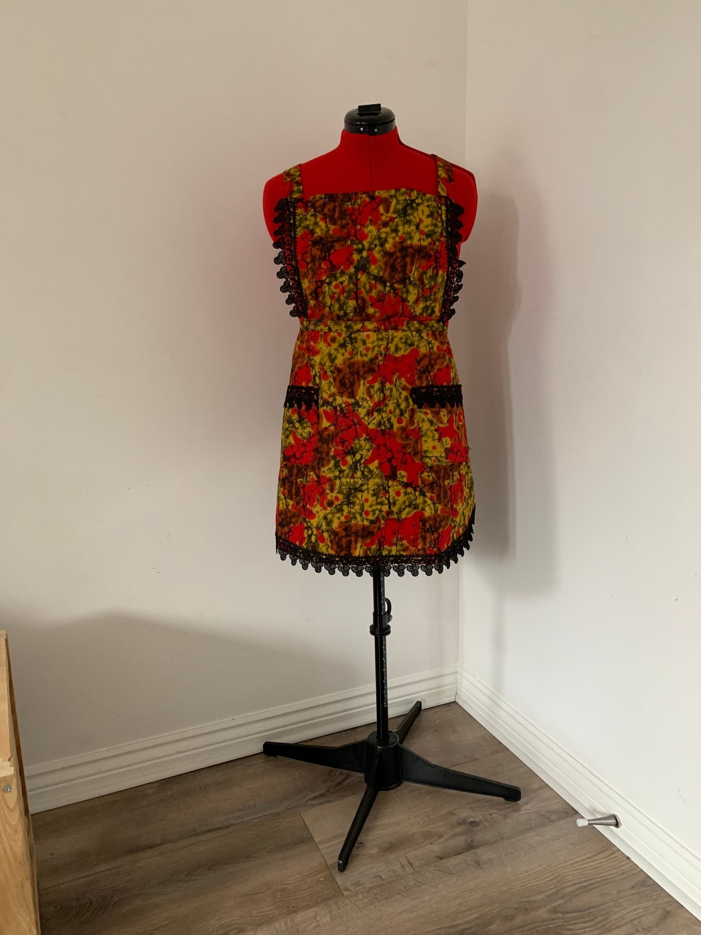 Arewa - African Print Ankara Kitenge Apron for Mom, Gift for her African Clothing